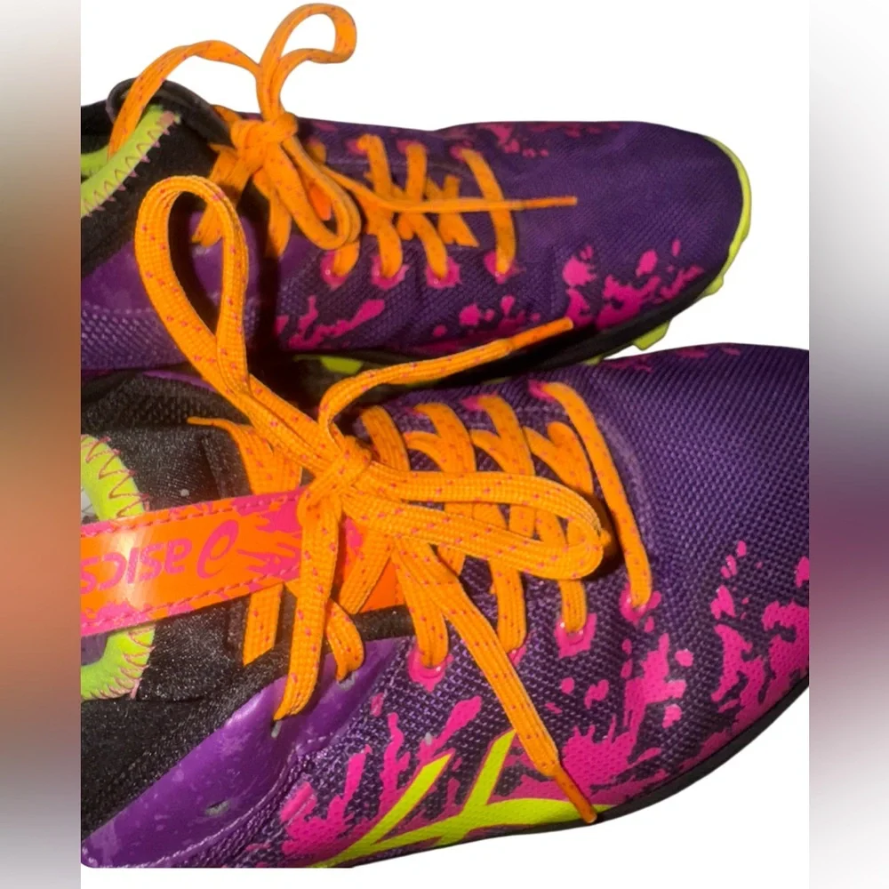 Asics eye catching